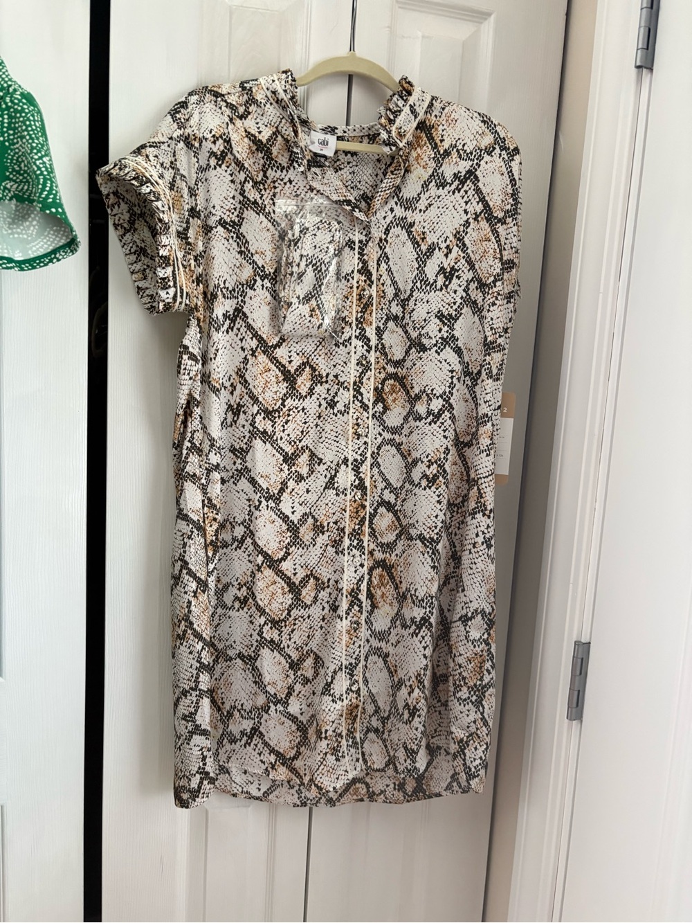 CAbi Snake Print Shift Dress in White, Black, Tan Cobra M NWOT BELT INCLUDED
